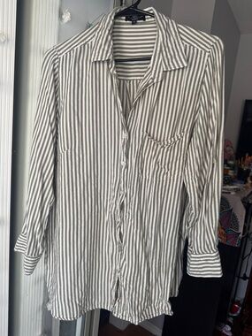 Striped Long-Sleeve Button-Up Shirt in Green and White